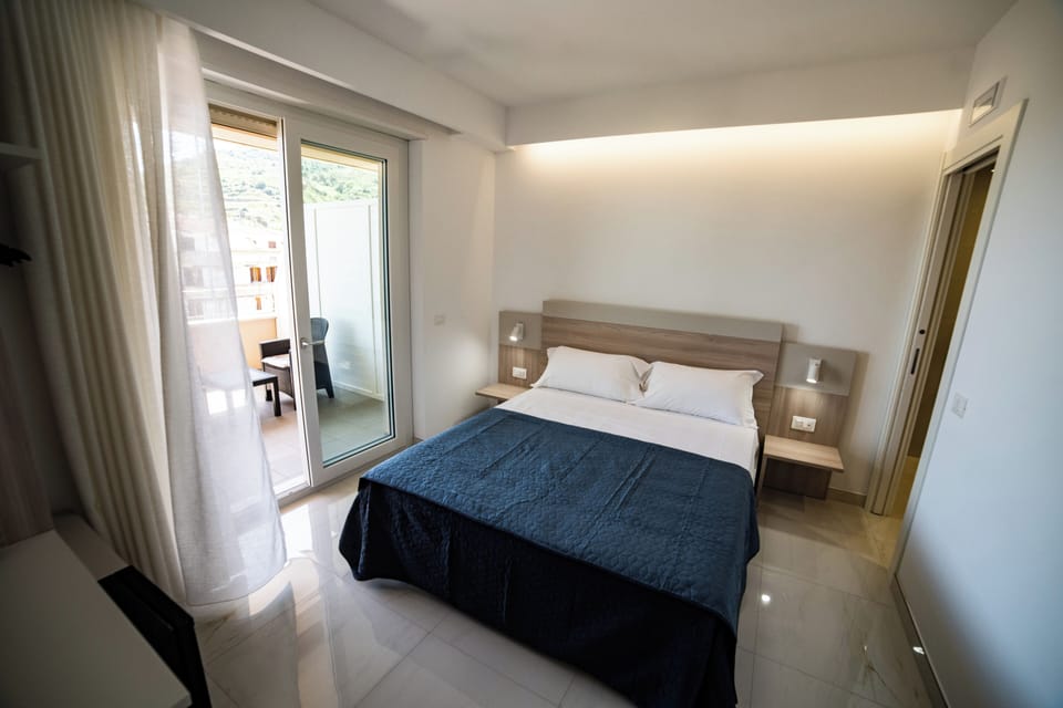 Business Room | Premium bedding, memory foam beds, minibar, in-room safe