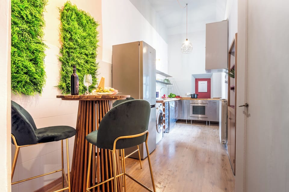 Comfort Apartment | Private kitchen | Fridge, microwave, oven, stovetop