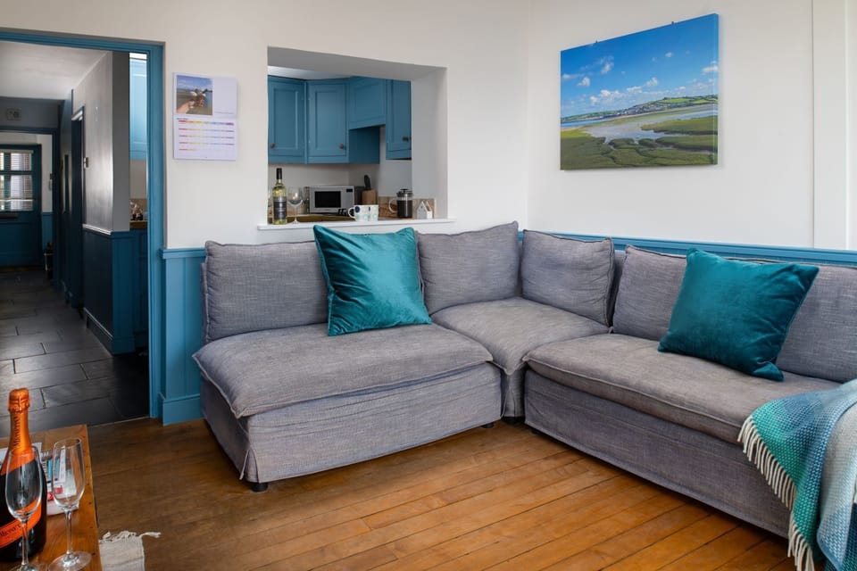 Hideaway Cottage Living Room Alt View