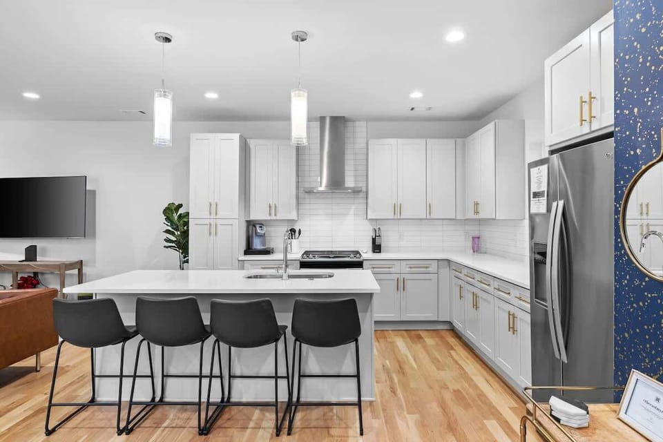 Fully Stocked Kitchen