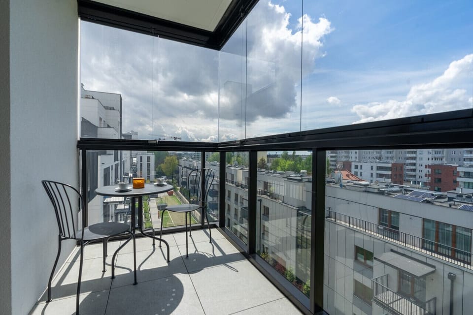 Private Balcony | Book Now with RENTUJEMY