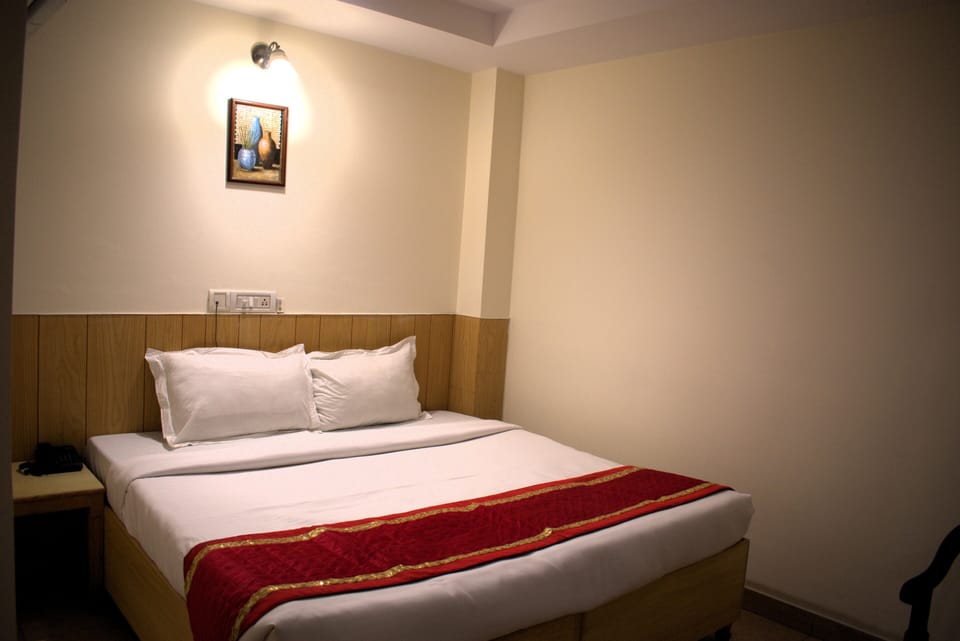 Premium bedding, down comforters, Select Comfort beds