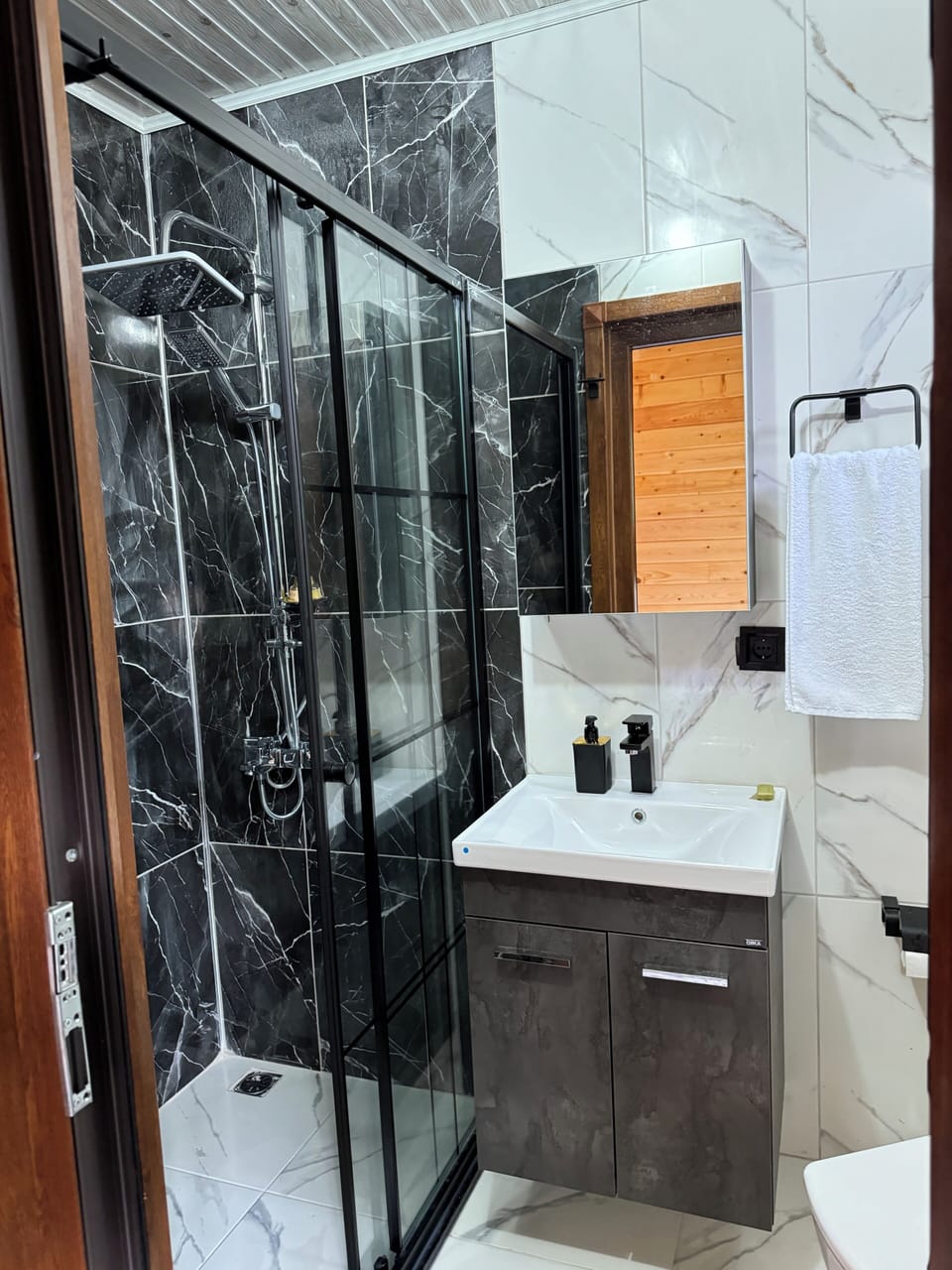 Comfort Room | Bathroom | Shower, rainfall showerhead, hair dryer, slippers