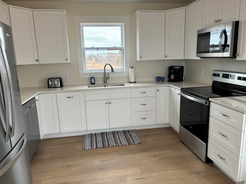 Full kitchen