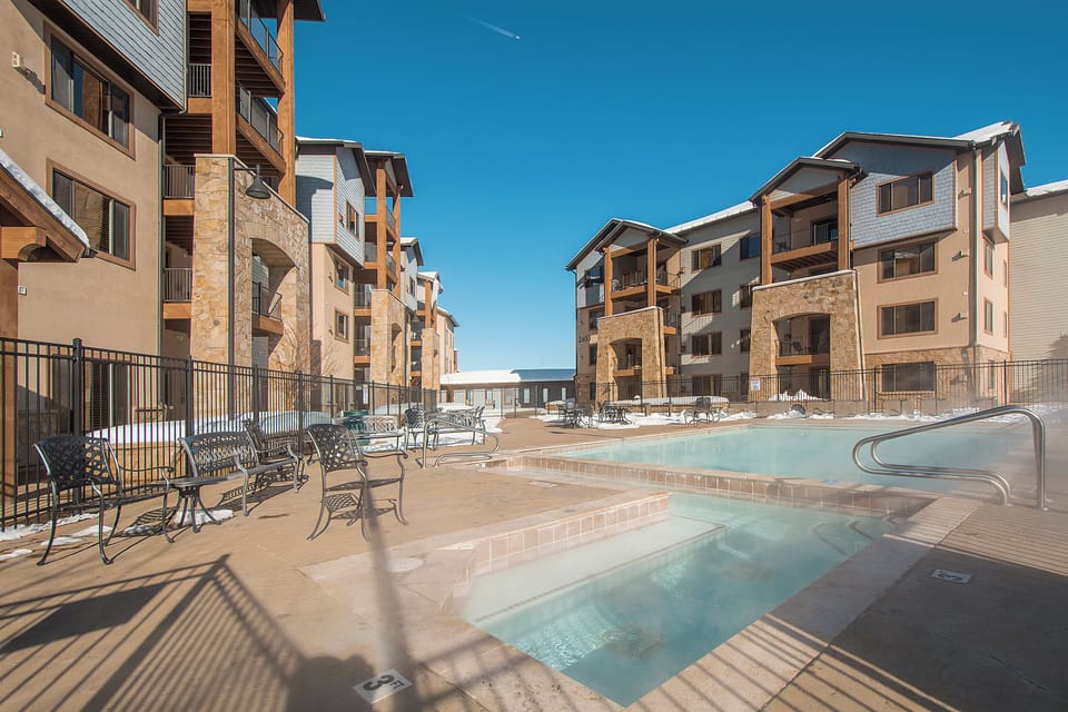 Silverado Lodge Pool / Hot Tub