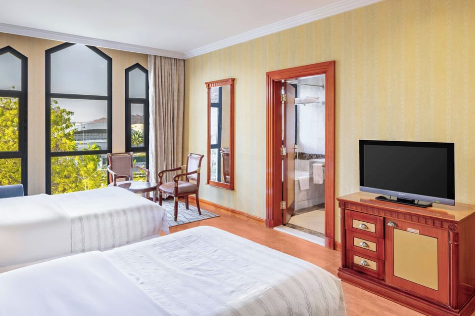 Standard Room, 2 Twin Beds | Pillowtop beds, minibar, in-room safe, desk