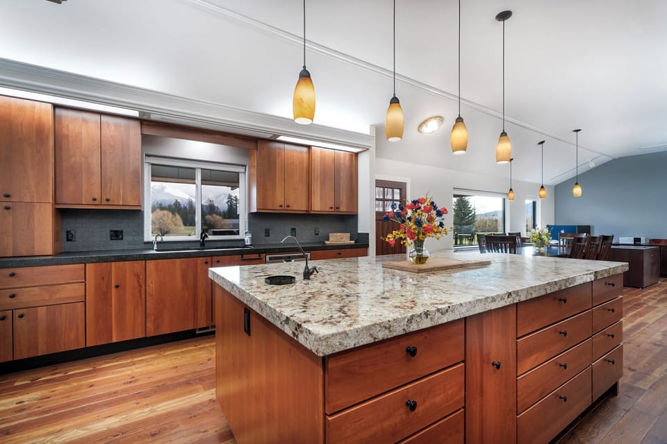 Large center island perfect for entertainment