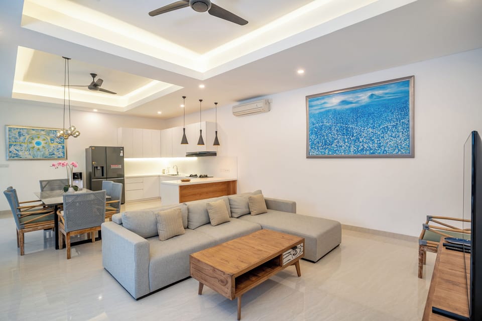 34-inch LCD TV with digital channels, Netflix, streaming services