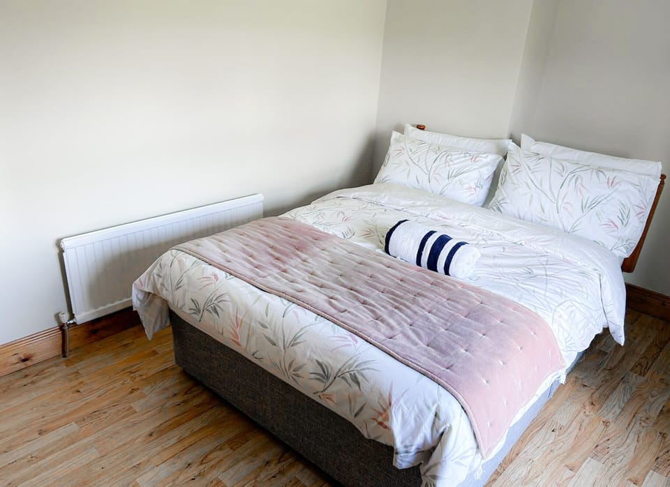 Lisheenbawn Farmhouse Farranfore Apartment in County Kerry