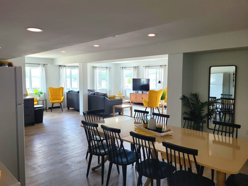This is the look coming from the 2 back bedrooms. Full Kitchen with everything you should need to cook in. 