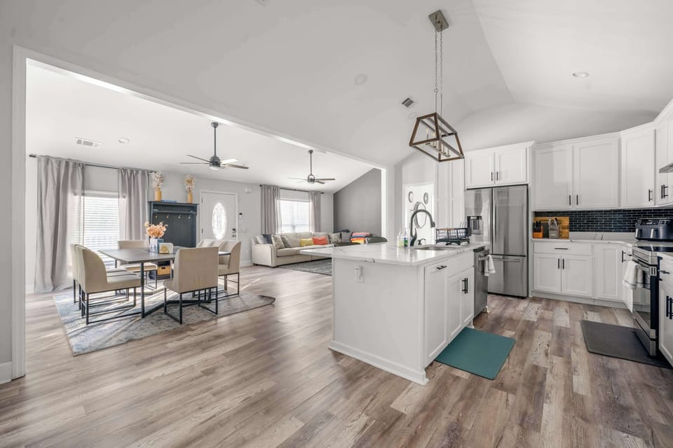 Eclectic & Elegant Dining