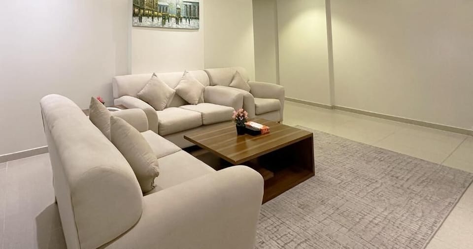 Basic Room | Living area