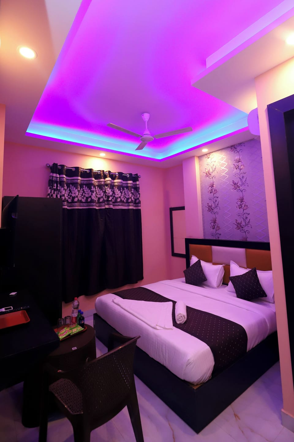 Family Room | Soundproofing, free WiFi