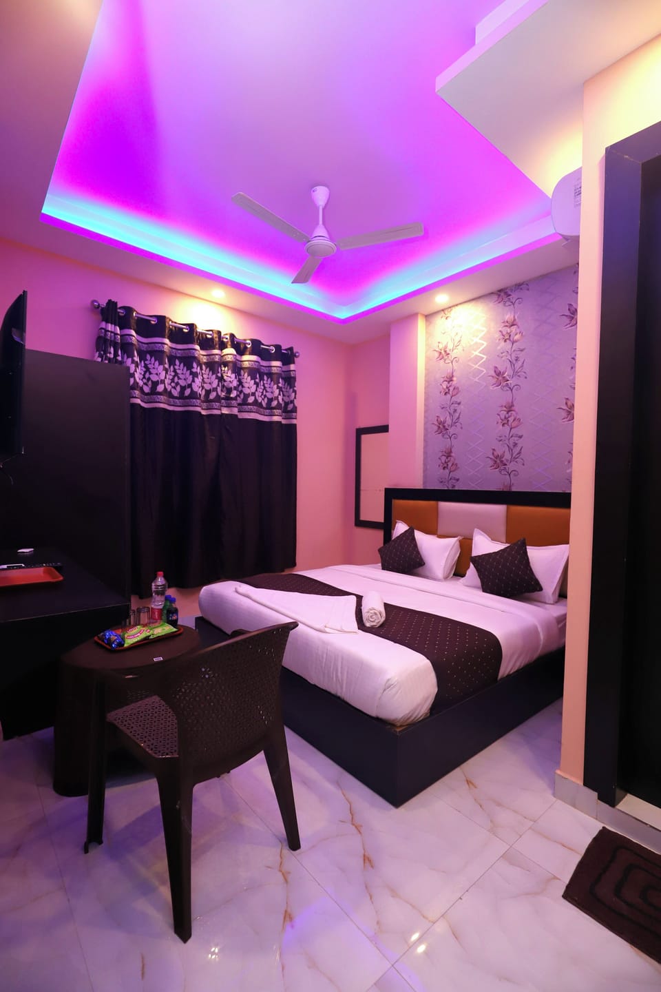 Family Room | Soundproofing, free WiFi