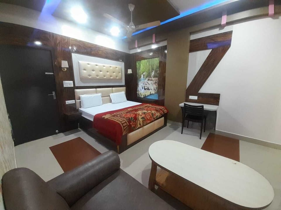 Deluxe Studio Suite | Free WiFi