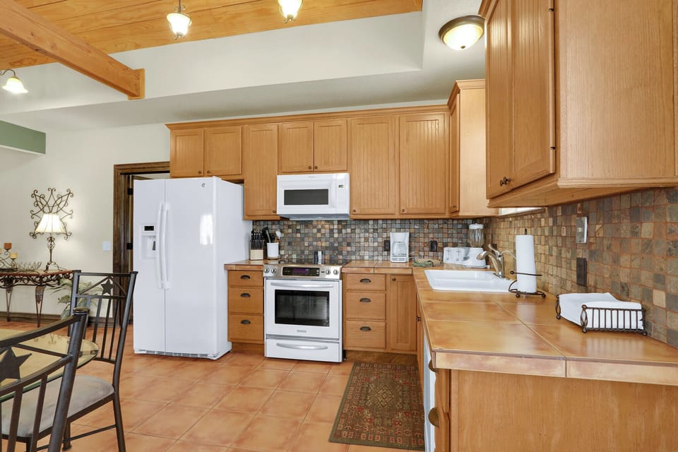 Large kitchen with all appliances