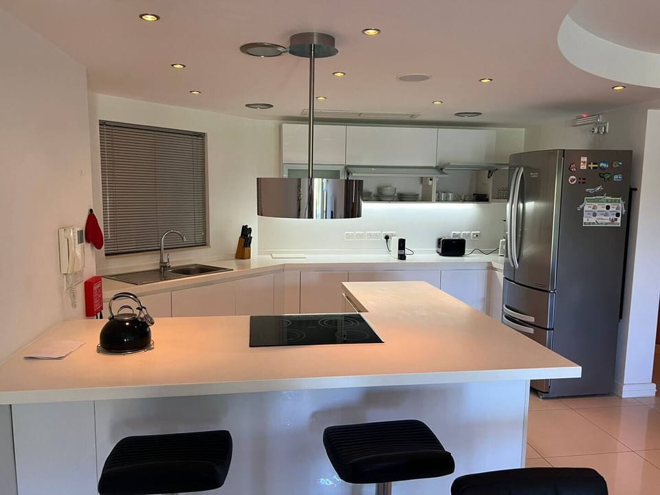 Breakfast Table 