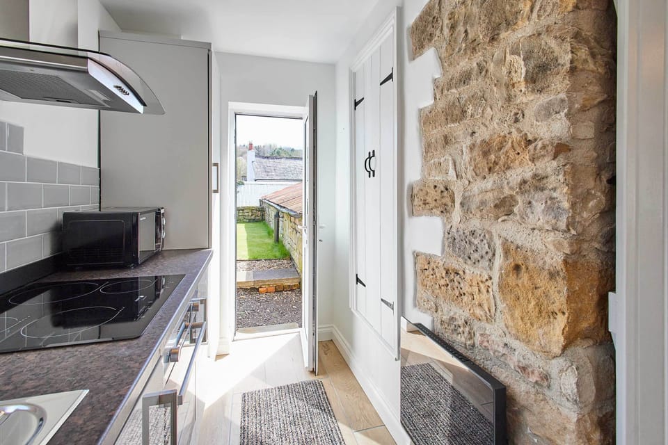Rose Cottage, Thropton - Host & Stay