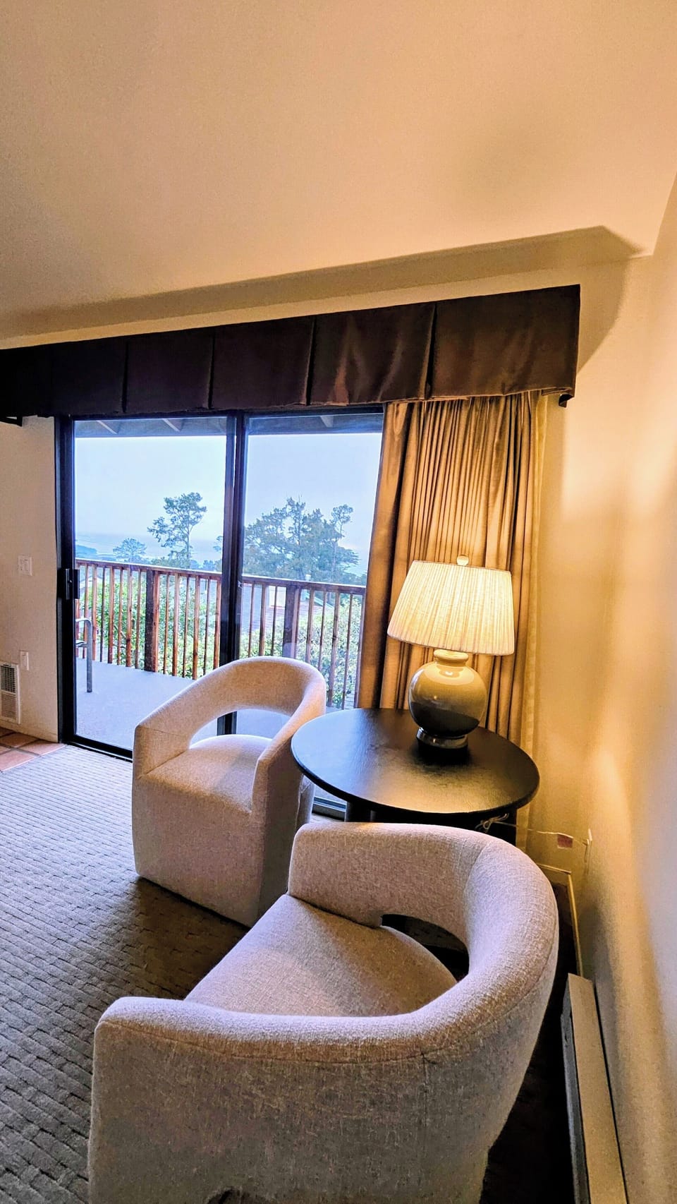 Deluxe Room | In-room safe, iron/ironing board, free WiFi, bed sheets