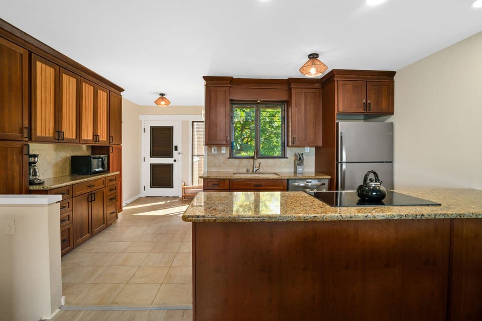 Condo, 2 Bedrooms | Private kitchen | Coffee/tea maker, fridge, oven, stovetop