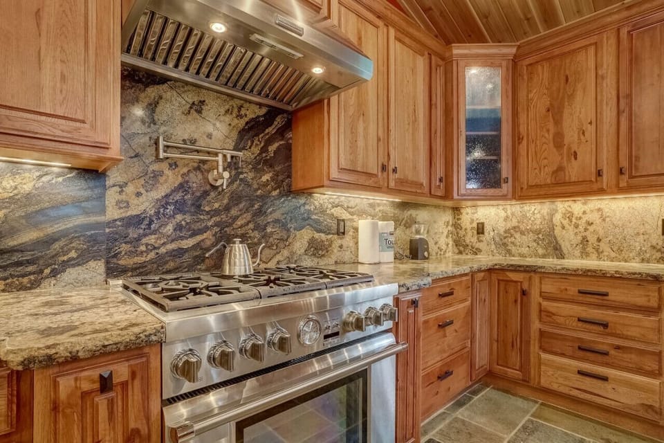 Large, luxury chef`s kitchen