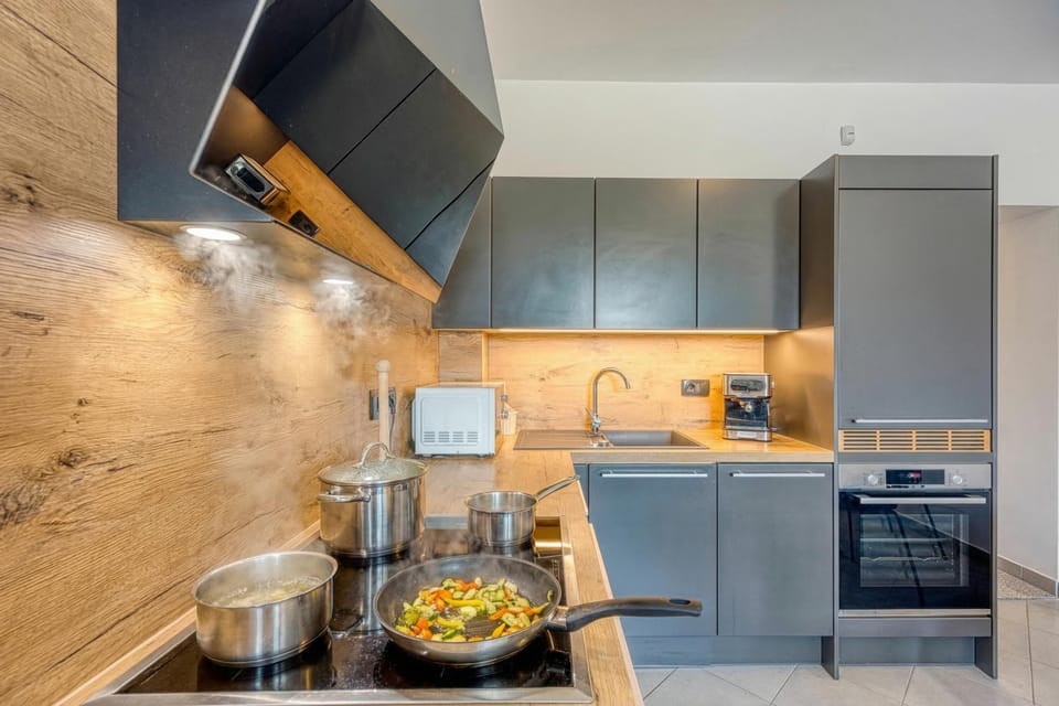 Family Apartment, 1 Bedroom, Microwave (Coastal Countryside Oasis Apartment) | Private kitchen