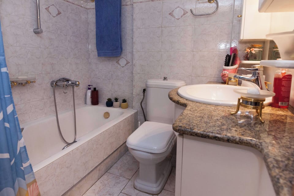 Chrisoupoli Cheerful 2 Bd Apt w Balcony Apartment in Decentralized Administration of Attica