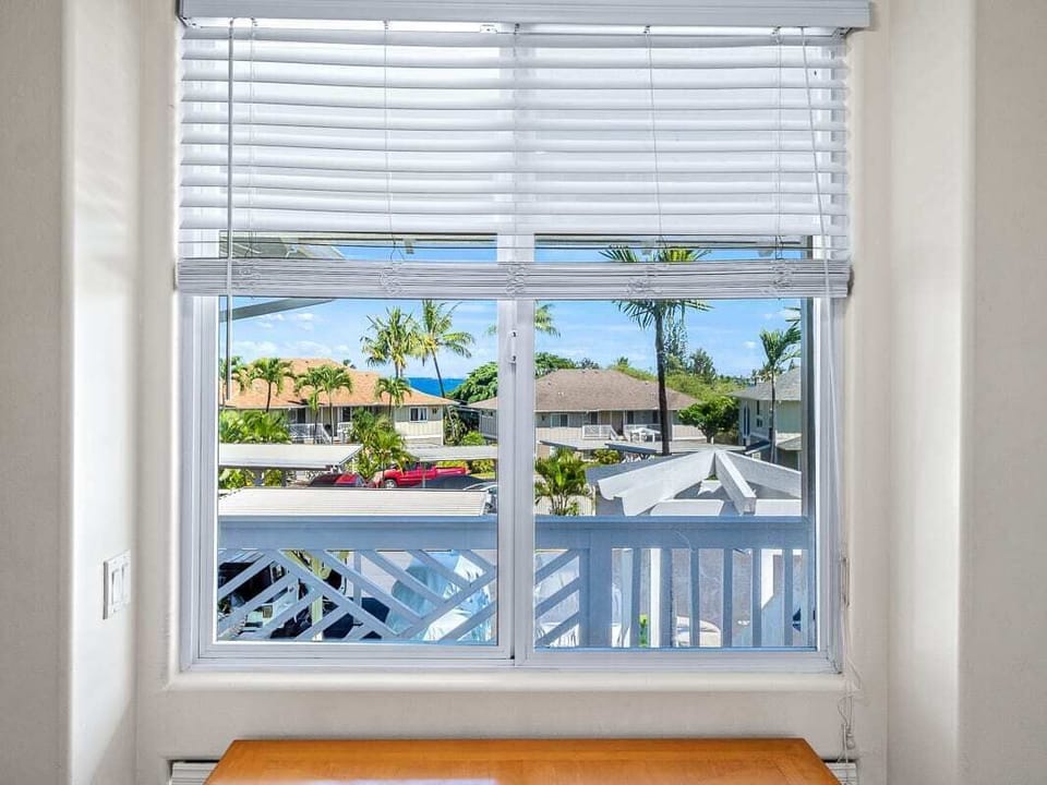 kitchen table ocean view