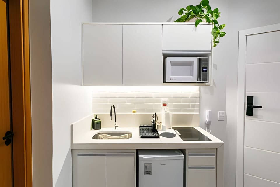 Studio | Private kitchen | Mini-fridge, microwave, stovetop, blender