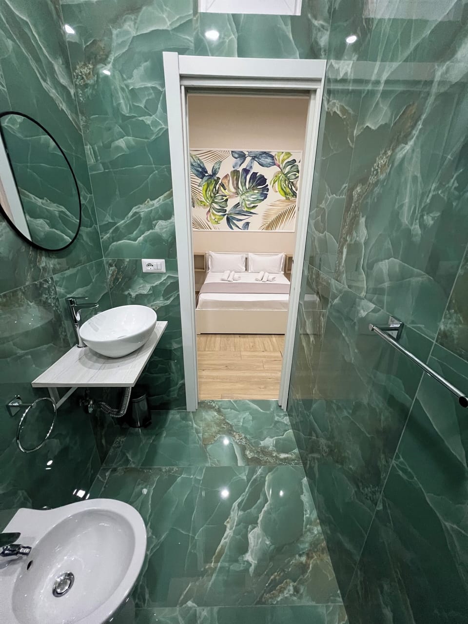 Family Room | Bathroom | Shower, hair dryer, bathrobes, bidet