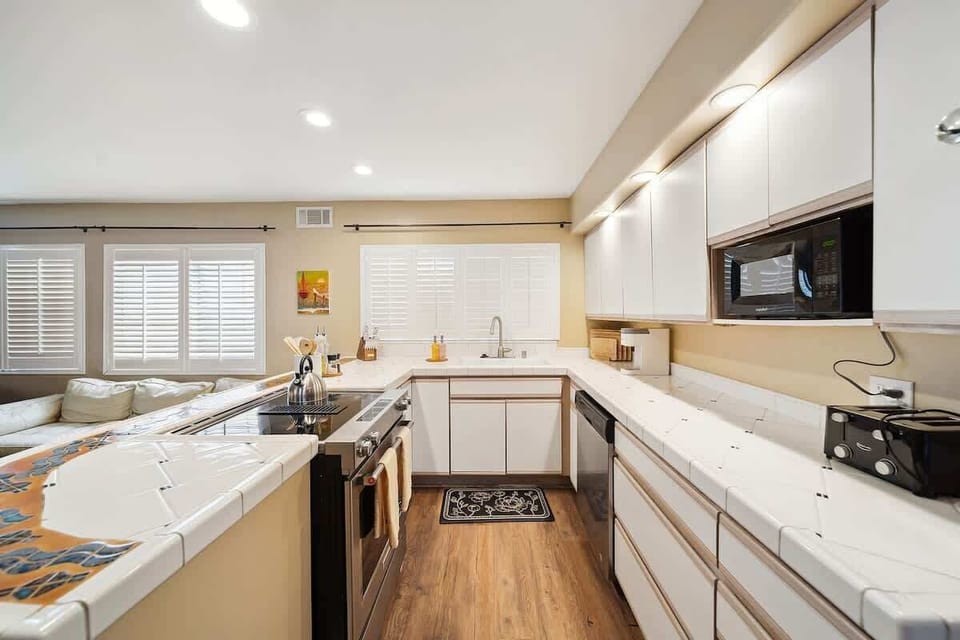 Quality appliances and cookware, even a dishwasher for easy cleanups