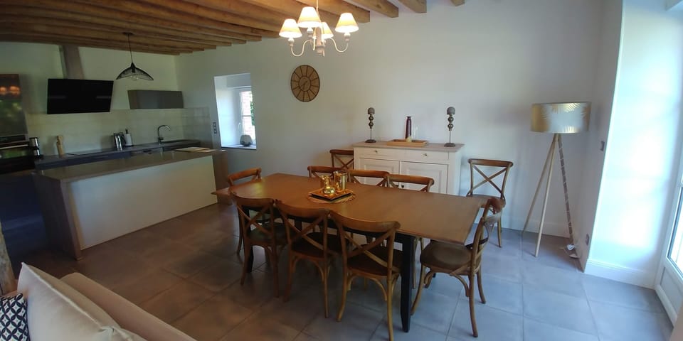 Villa | Dining room