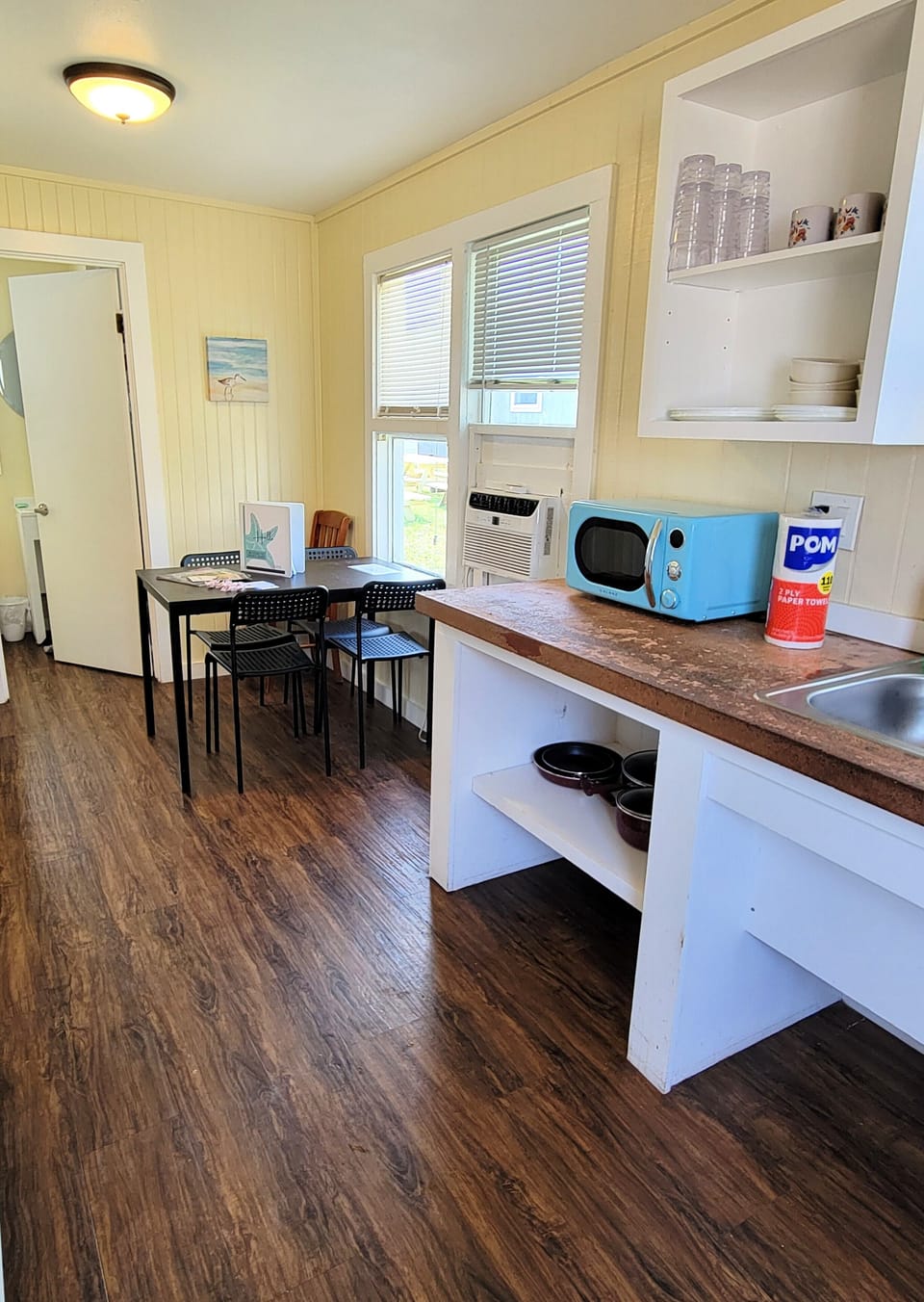 Kitchen basics, paper products, and soaps are provided