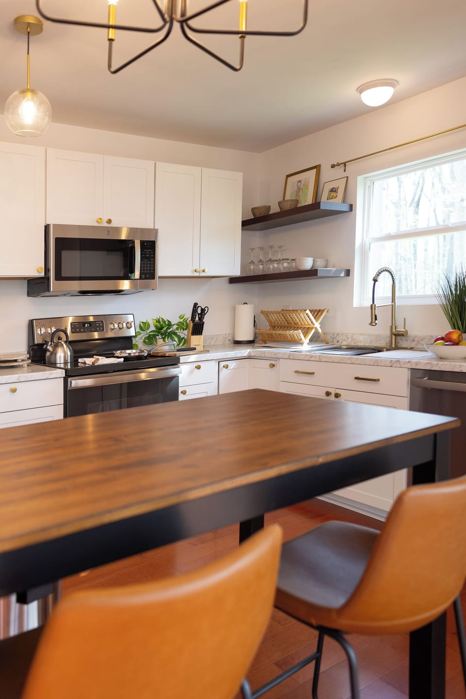 Kitchen island with bar seating