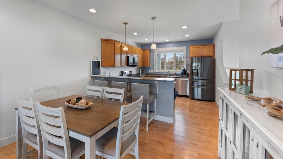 Dining area with ample room and easy kitchen access
