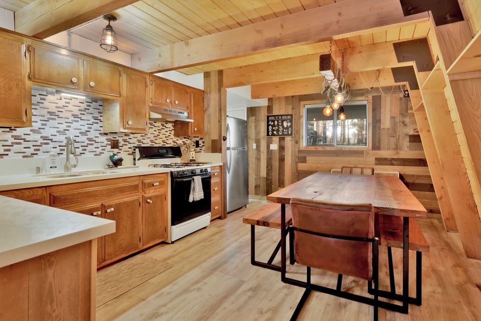 Cabin, Patio, Mountain View (2190) | Private kitchen | Coffee/tea maker