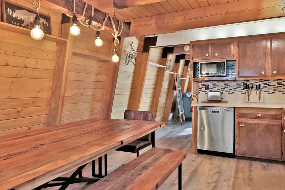 Cabin, Patio, Mountain View (2190) | Private kitchen | Coffee/tea maker