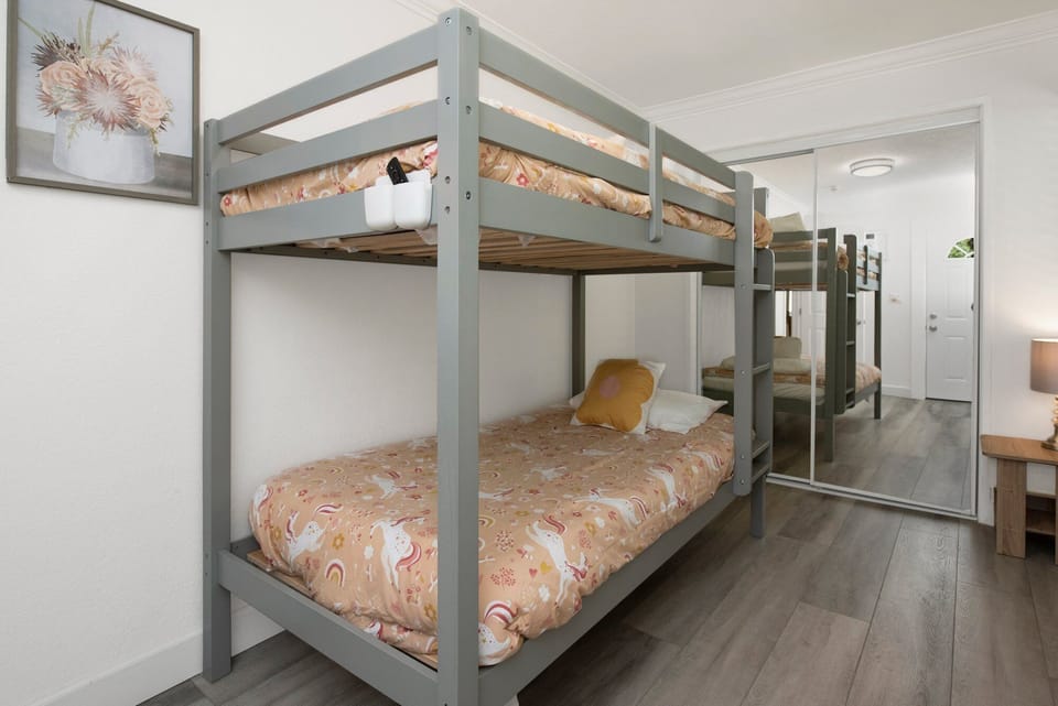 Cabin, Multiple Beds, Patio, Mountain View (2334) | 5 bedrooms, individually decorated, individually furnished, bed sheets