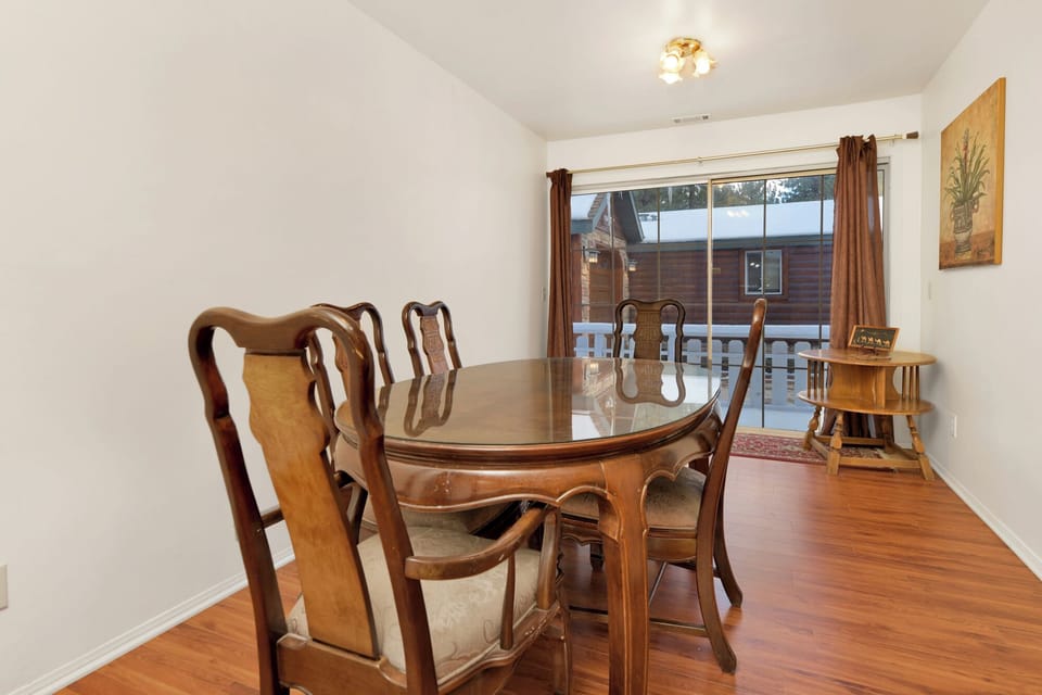 Cabin, Multiple Beds, Patio, Mountain View (2222) | 4 bedrooms, individually decorated, individually furnished, bed sheets