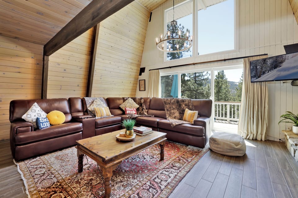 Cabin, Multiple Beds, Hot Tub, Mountain View (2066) | Living area | Fireplace