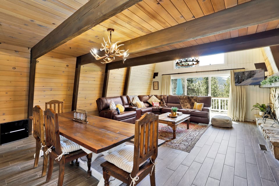 Cabin, Multiple Beds, Hot Tub, Mountain View (2066) | 2 bedrooms, individually decorated, individually furnished, bed sheets