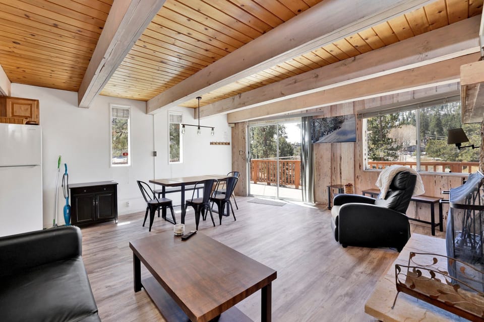 Cabin, Multiple Beds, Patio, Mountain View (2235) | Living area | Fireplace