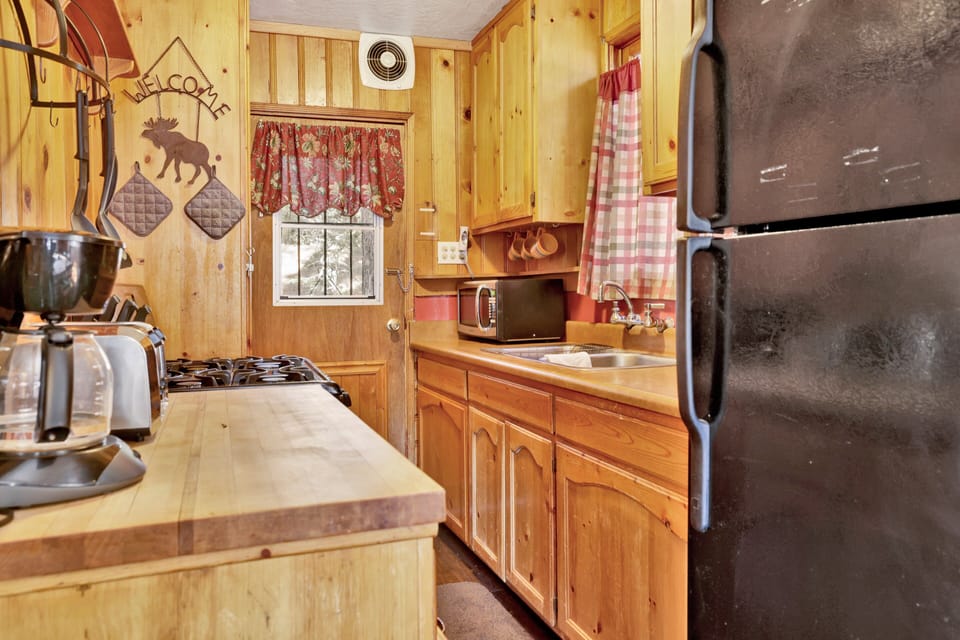 Cabin, Multiple Beds, Hot Tub, Mountain View (2395) | Private kitchen