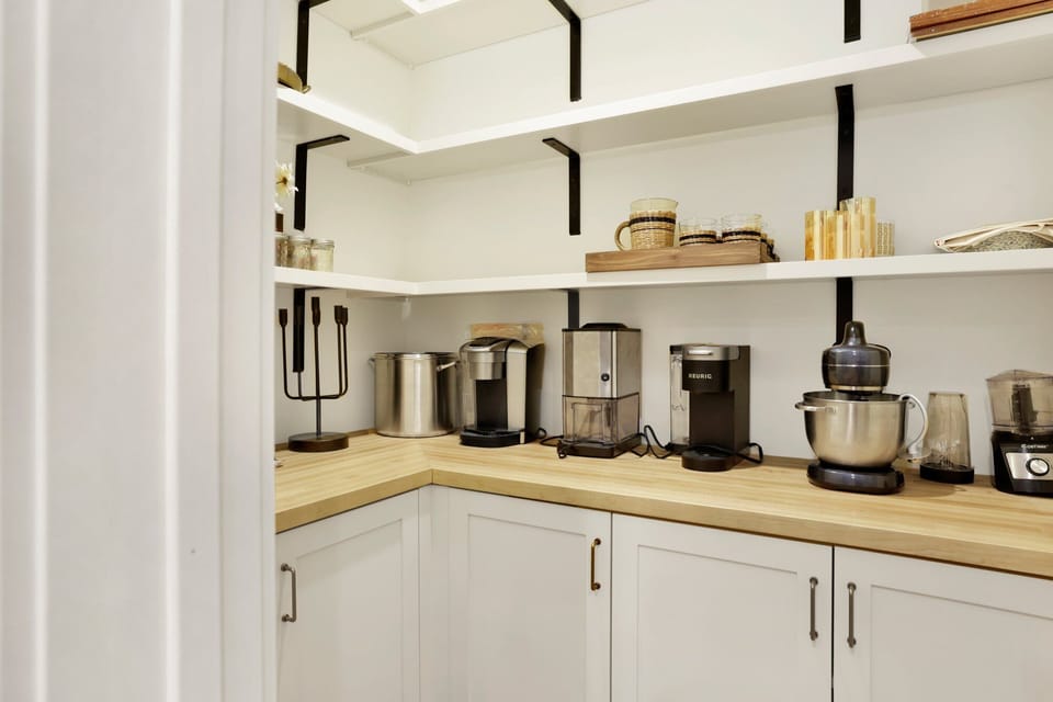 House, Multiple Beds, Patio, Mountain View (2301) | Private kitchen