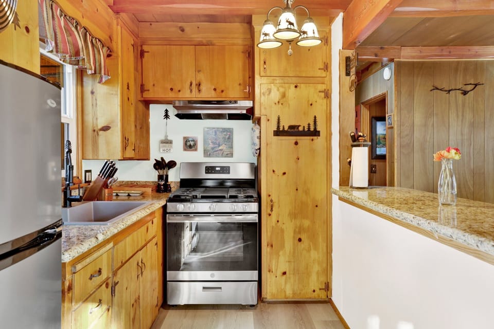 Cabin, Multiple Beds, Patio, Mountain View (2386) | Private kitchen