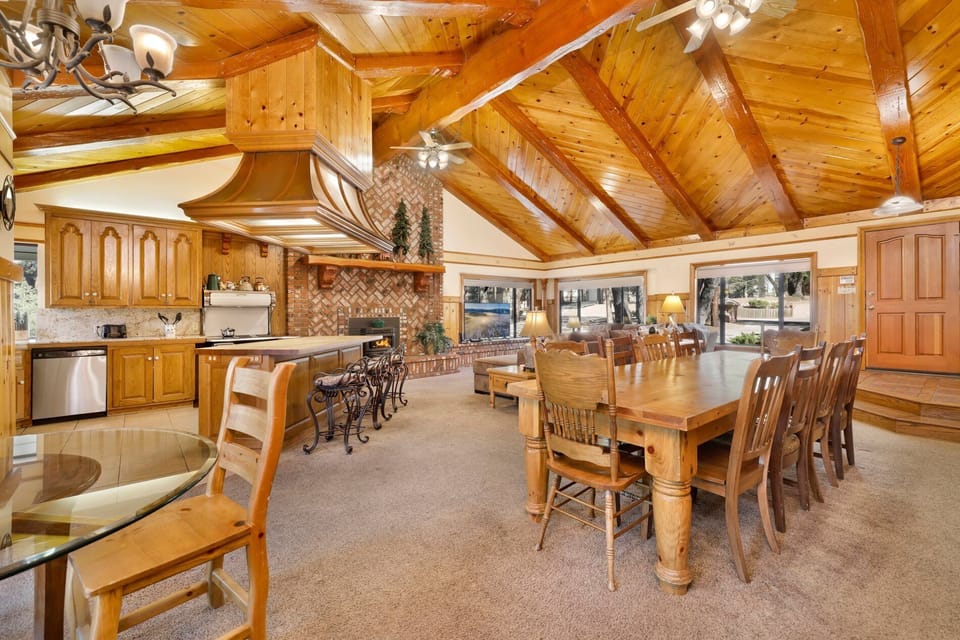 Cabin, Multiple Beds, Patio, Mountain View (2030) | In-room dining