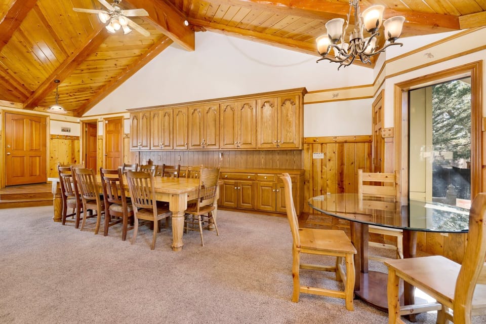 Cabin, Multiple Beds, Patio, Mountain View (2030) | In-room dining