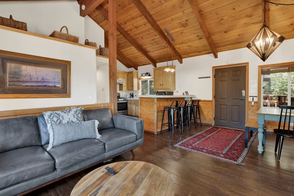 Cabin, Multiple Beds, Hot Tub, Mountain View (1977) | Living area | Fireplace