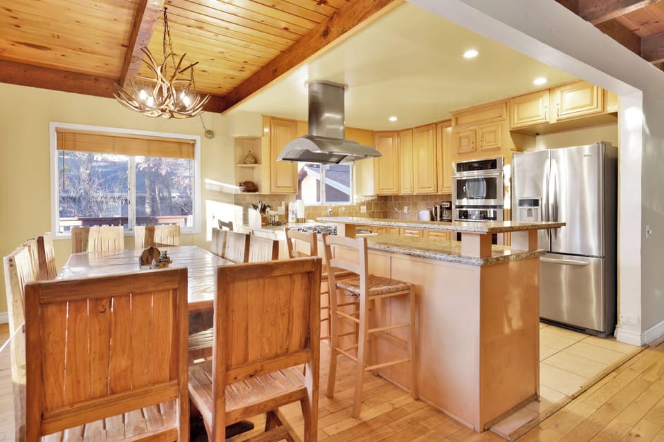 Cabin, Multiple Beds, Hot Tub, Mountain View (2384) | Private kitchen | Coffee/tea maker