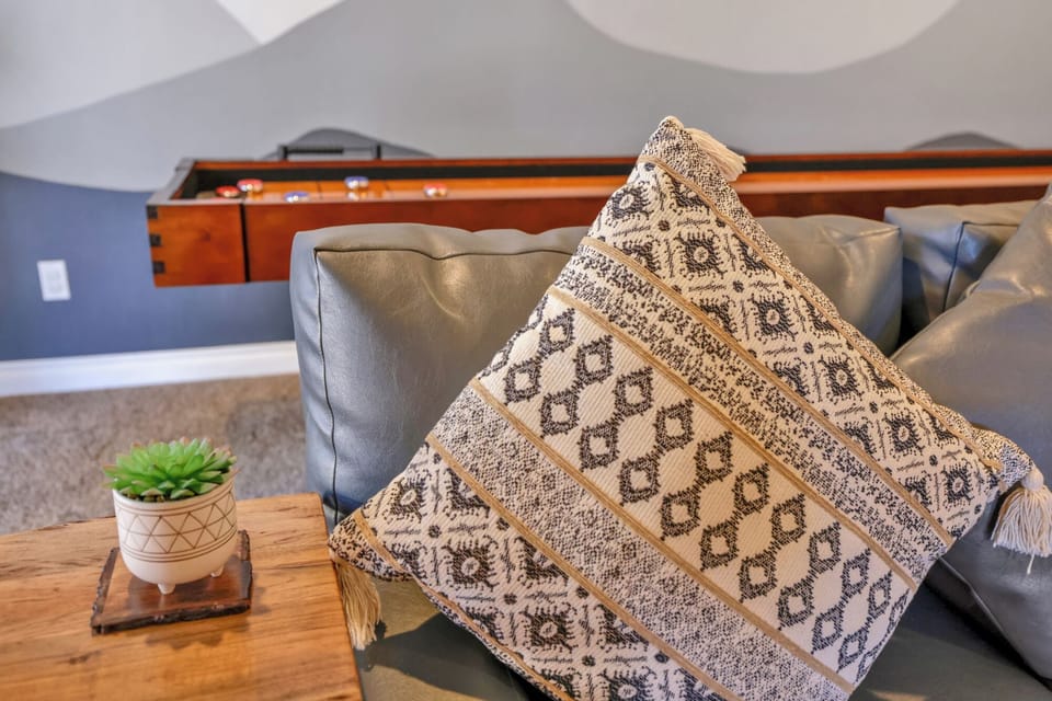 Cabin, Multiple Beds, Hot Tub, Mountain View (2090) | Individually decorated, individually furnished, bed sheets